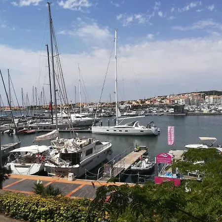 1ere Ligne Vue Port Avec Balcon, Piscine Agde