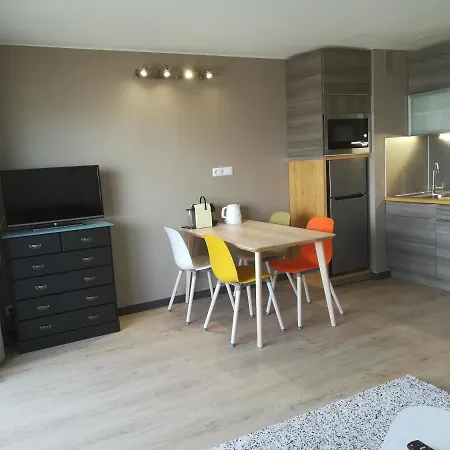 1ere Ligne Vue Port Avec Balcon, Piscine *