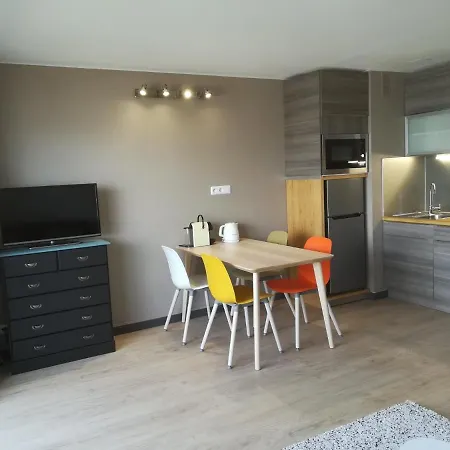 1ere Ligne Vue Port Avec Balcon, Piscine