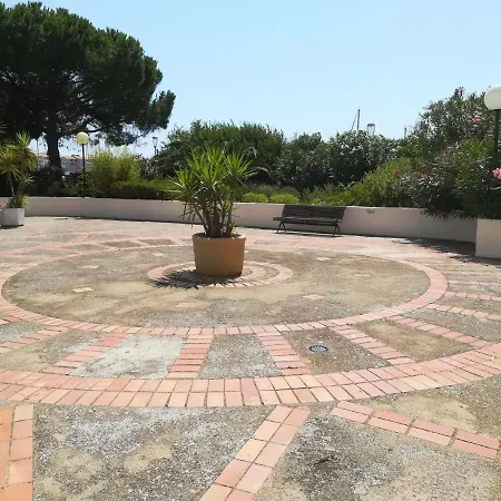 Apartment 1ere Ligne Vue Port Avec Balcon, Piscine *