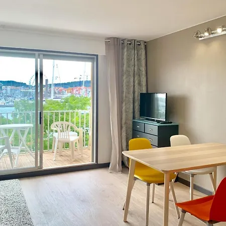 Apartment 1ere Ligne Vue Port Avec Balcon, Piscine