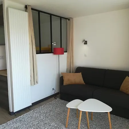 1ere Ligne Vue Port Avec Balcon, Piscine Apartment