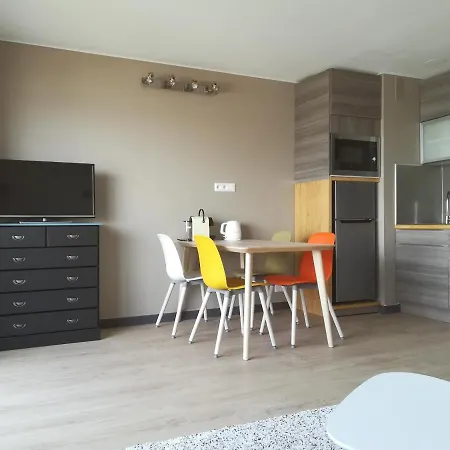 1ere Ligne Vue Port Avec Balcon, Piscine Apartment