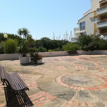 Apartment 1ere Ligne Vue Port Avec Balcon, Piscine Agde