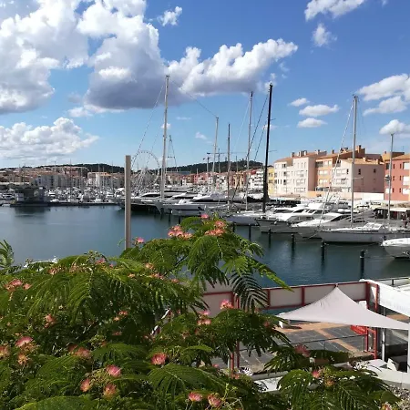 1ere Ligne Vue Port Avec Balcon, Piscine *